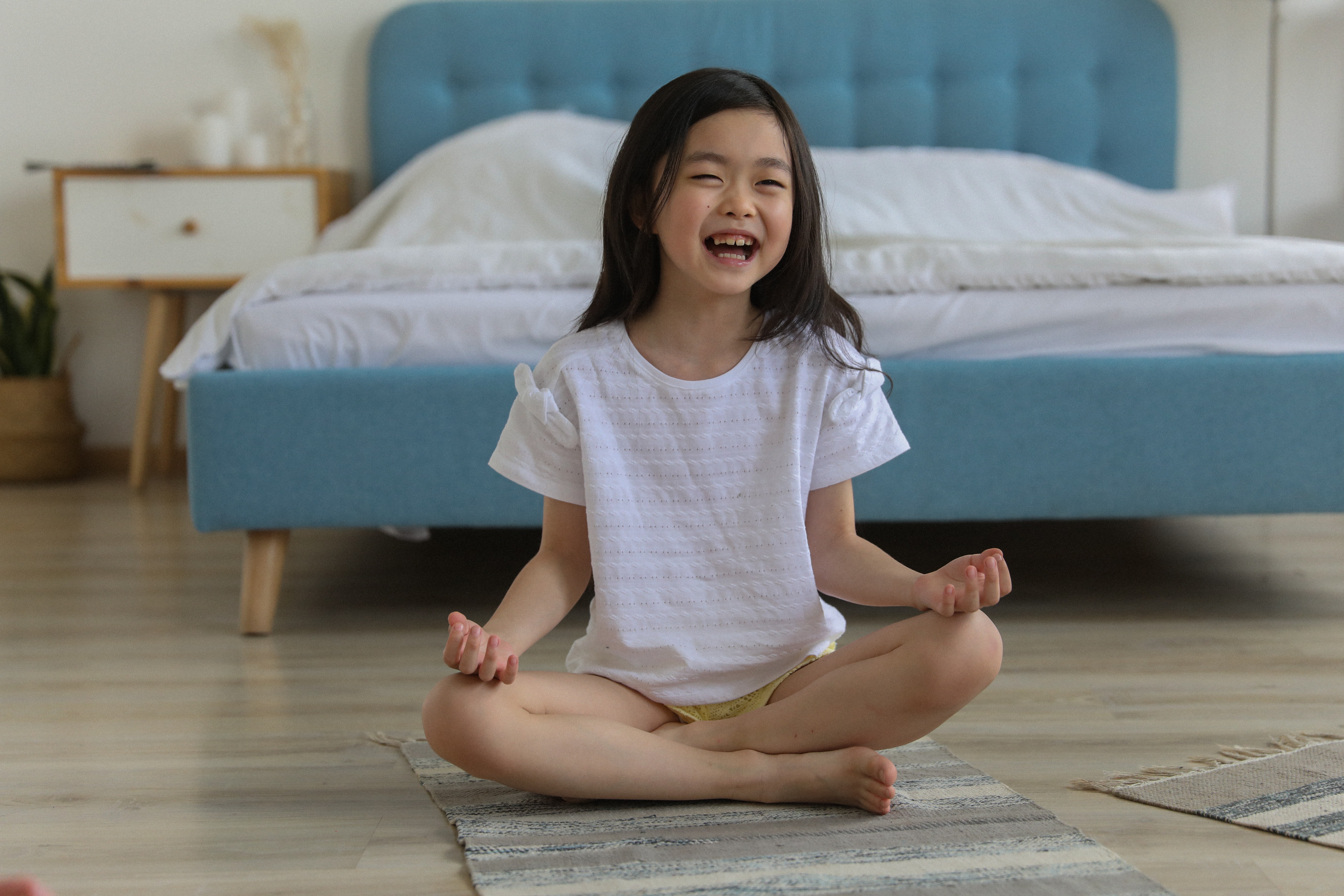 Exploring the Differences: Children’s Yoga vs. Adult’s Yoga – Adapting the Practice for Unique Needs