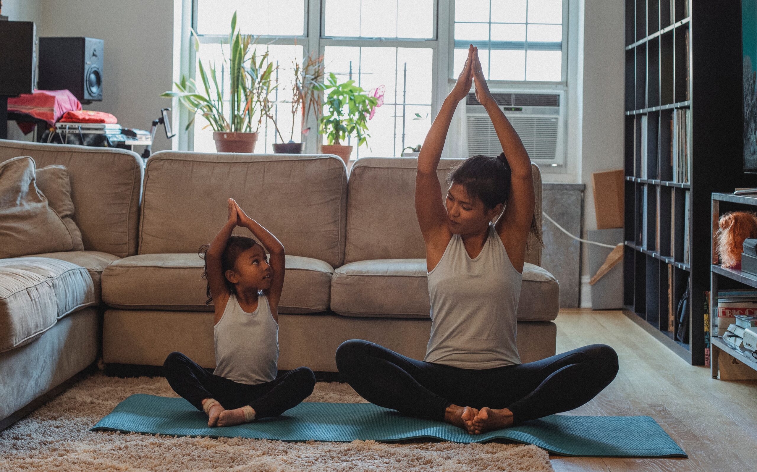 Introducing Yoga to Kids: 5 Simple Ways to Cultivate Mindfulness and Well-being